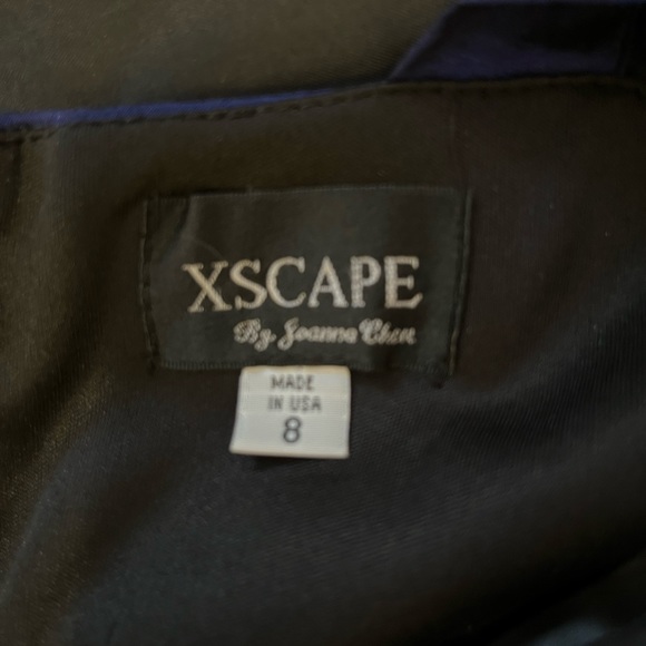 Navy blue dress with sheen, body hugging with cinching - Picture 5 of 8